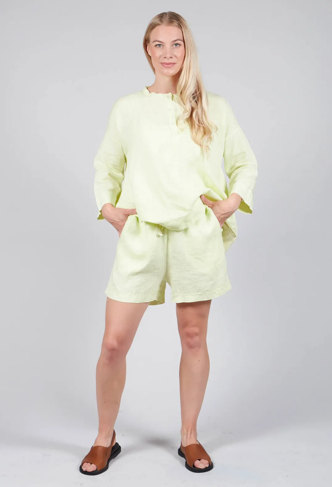Aequamente Shorts^Linen Shorts in Melone