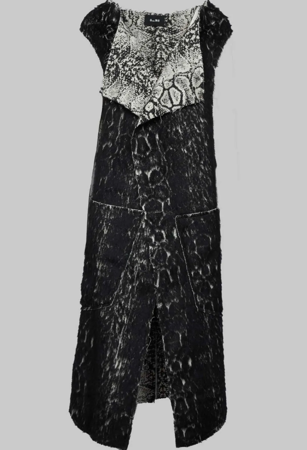 a_me Jackets^Long Gillet in Black Print