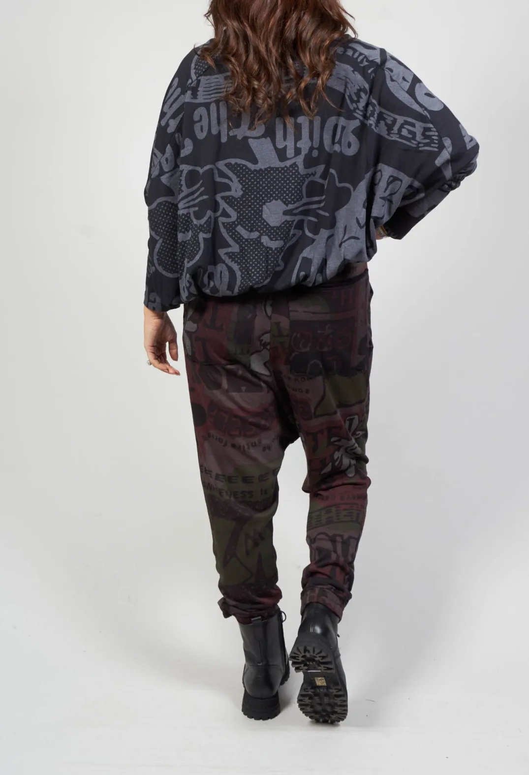 Rundholz Black Label T-shirts^Long Sleeve Jersey Top with Cowl Neck in Black Print