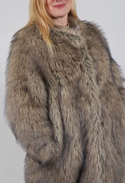Mei Meij Coats^Longline Fur Coat in Cream Sfumato
