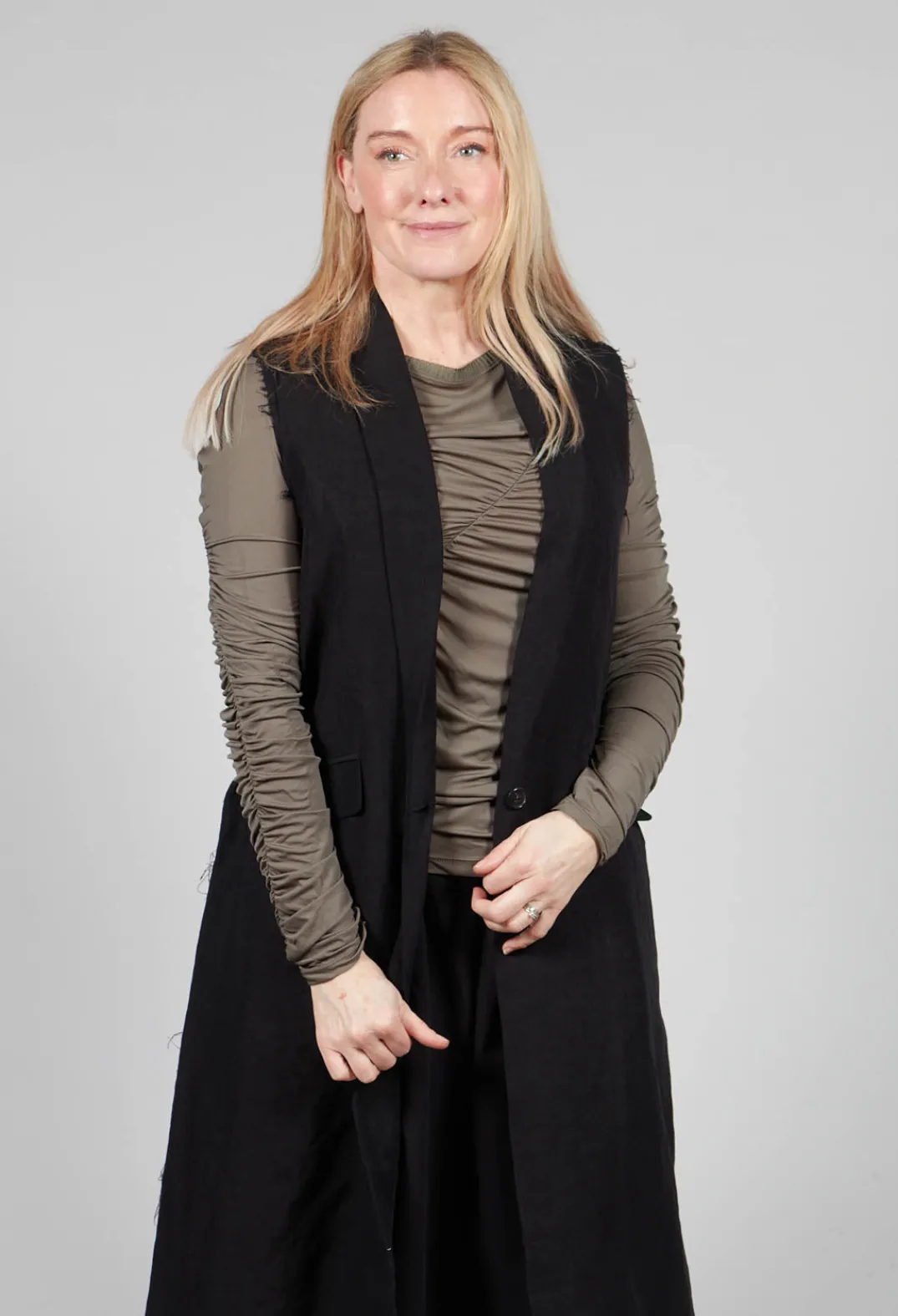 Isabel Benenato Jackets^Longline Linen Waistcoat in Black