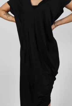 Bread and Butter Dresses^Loose V-Neck Dress in Black