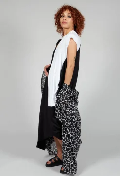Bread and Butter Dresses^Loose V-Neck Dress in Black and White