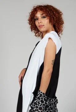 Bread and Butter Dresses^Loose V-Neck Dress in Black and White