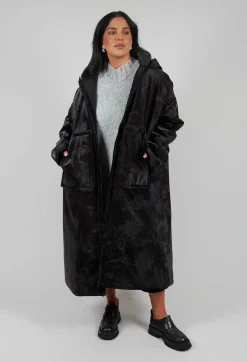 Xenia Design Coats^Lubi Coat in Black and Burgundy