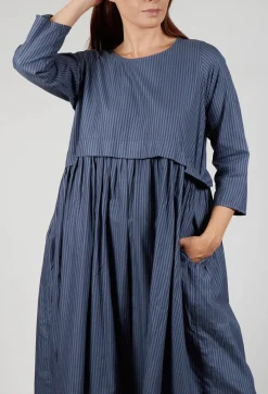 Privatsachen Dresses^Obendreist Dress in Staub