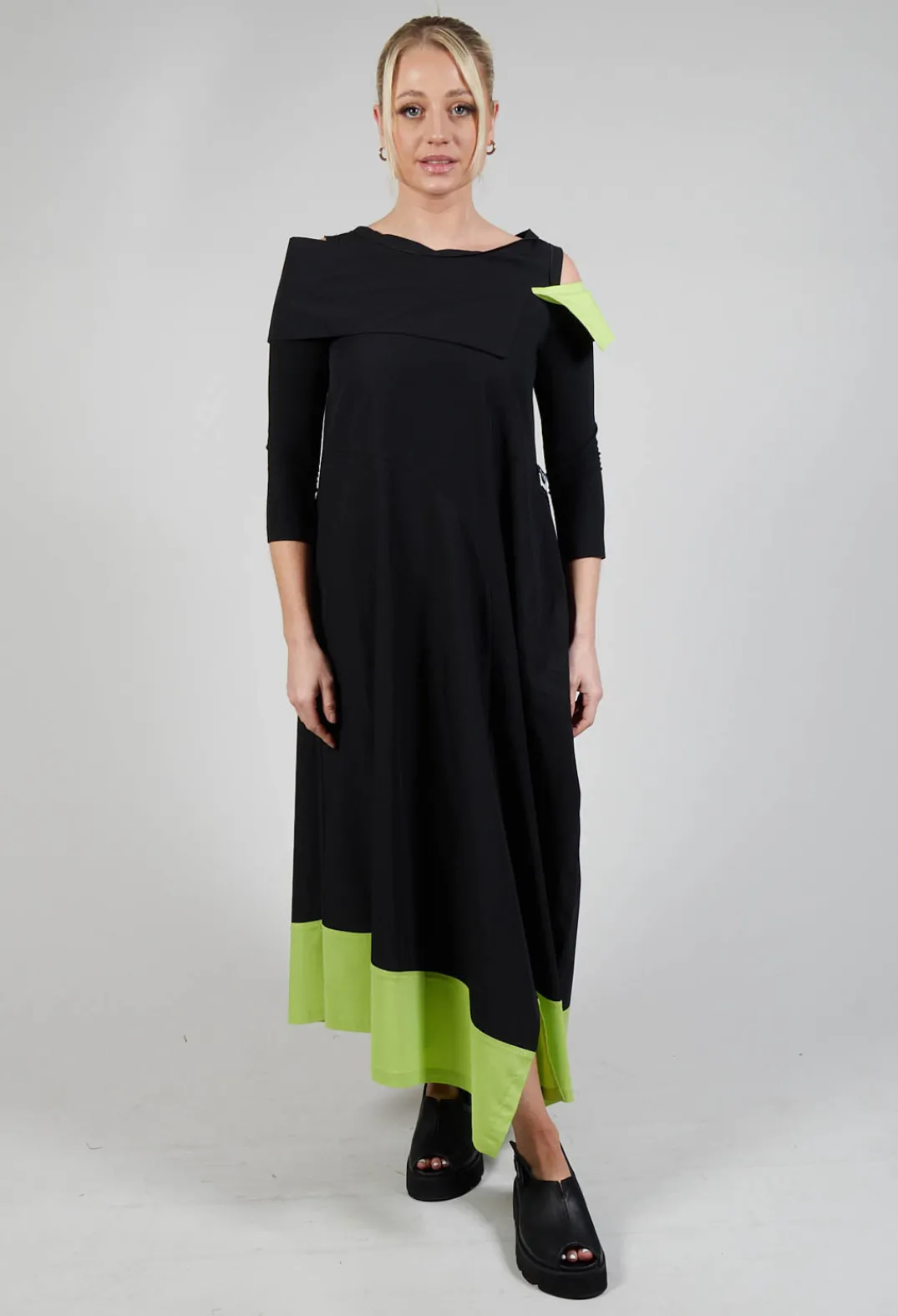 Xenia Design Dresses^OPLI Dress in Black Light Green