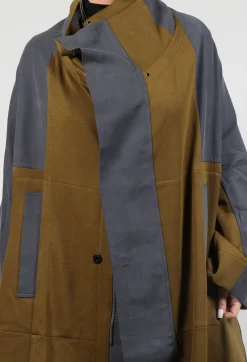 Moyuru Coats^Oversized Panel Coat in Grey