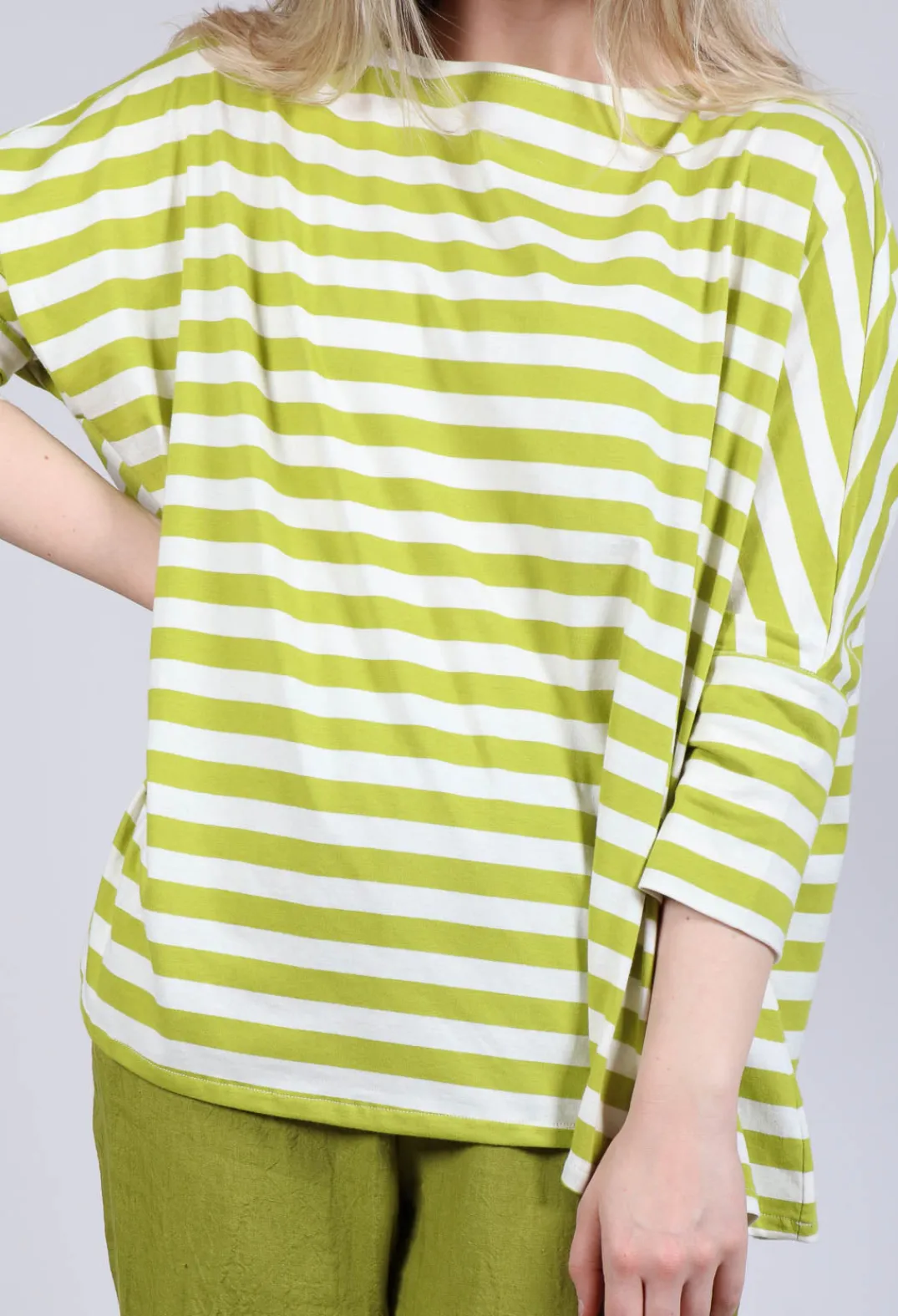 Apuntob Shirts & Blouses^Oversized T-Shirt in Pistachio