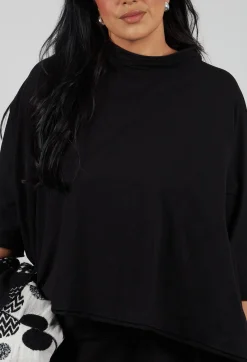Bread and Butter Tops^Overszied Dipped Hem Top in Black