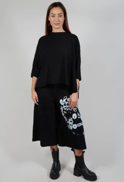 Bread and Butter Tops^Overszied Dipped Hem Top in Black