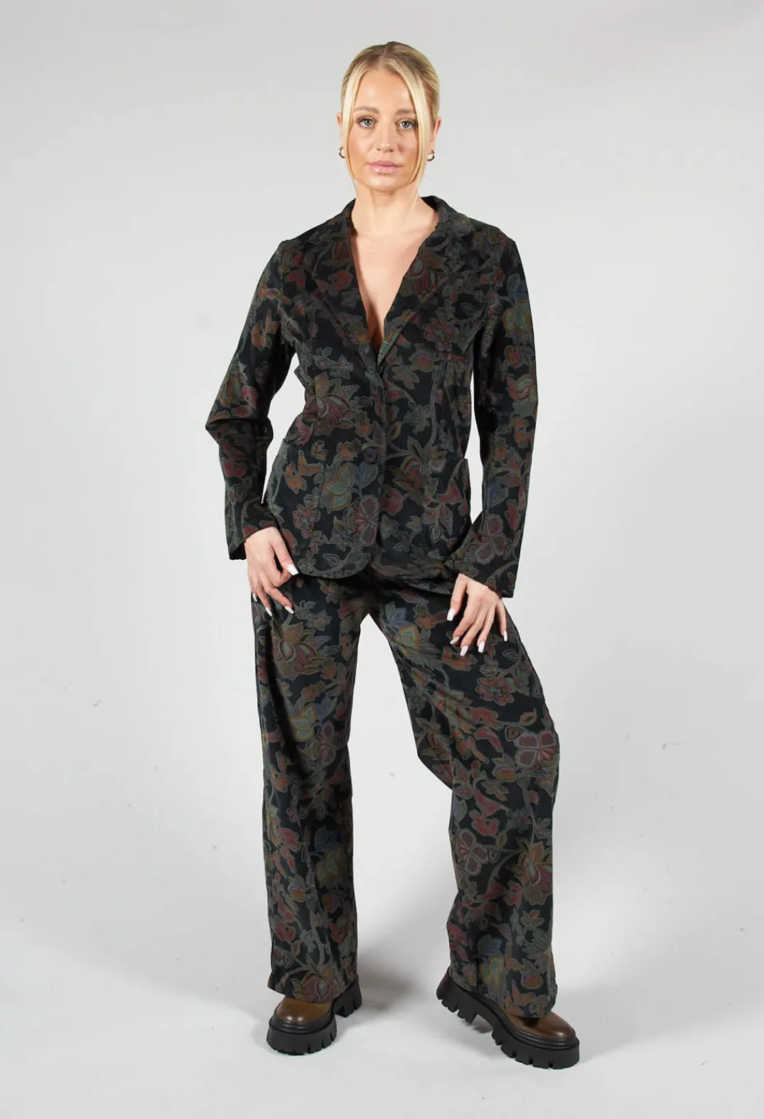 Blueberry Jackets^Paisley Print Velvet Blazer in Black