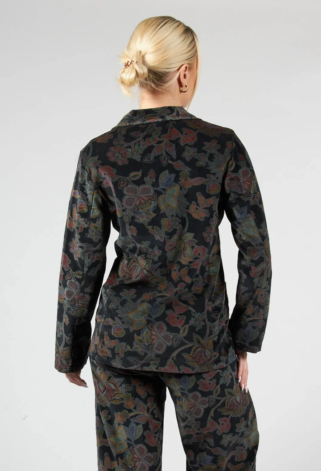 Blueberry Jackets^Paisley Print Velvet Blazer in Black