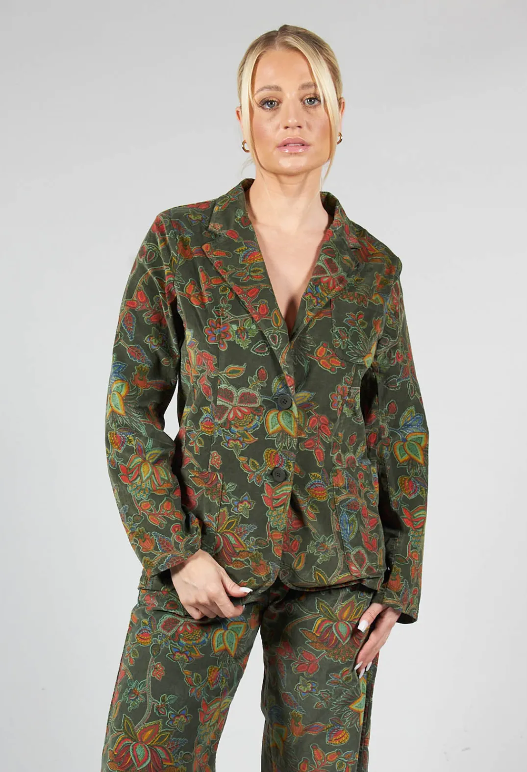 Blueberry Jackets^Paisley Print Velvet Blazer in Moss