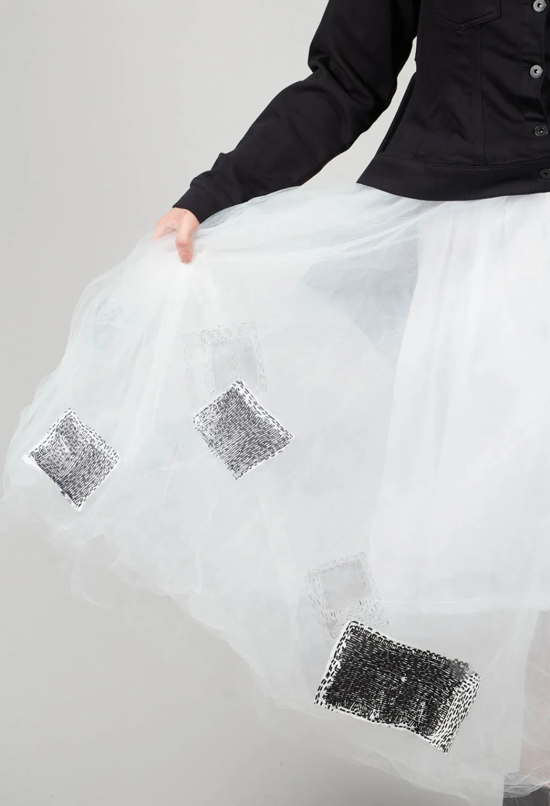 Bread and Butter Skirts^Patch Print Tulle Skirt in White