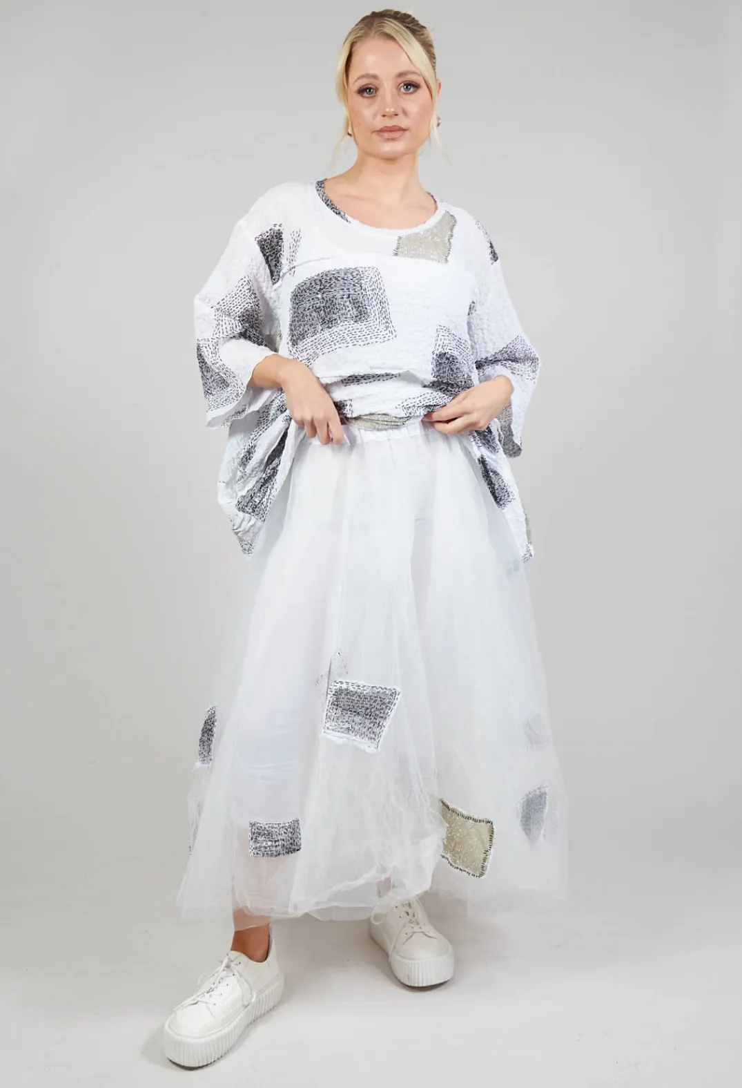 Bread and Butter Skirts^Patch Print Tulle Skirt in White