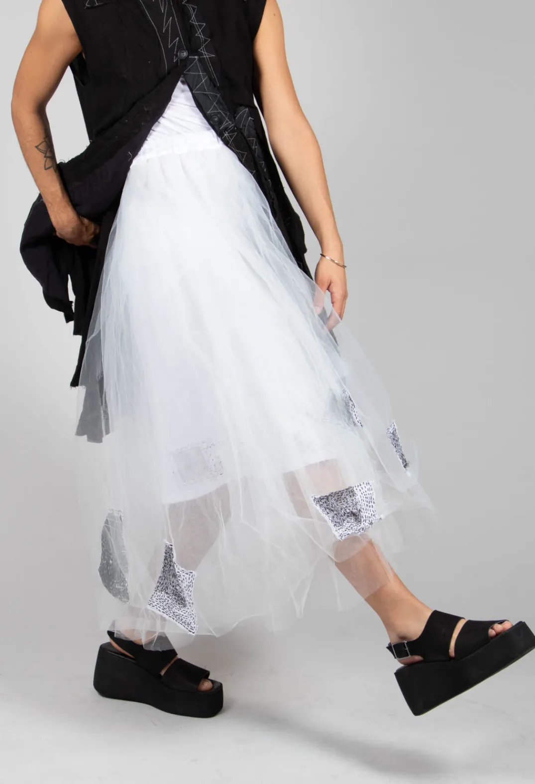 Bread and Butter Skirts^Patch Print Tulle Skirt in White
