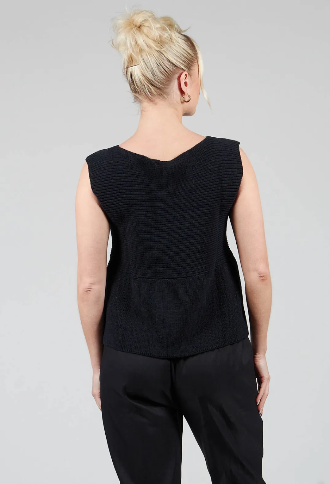 Sarah Pacini Jumpers^Peplum Sweater Vest in Black