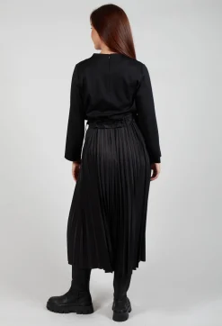 Mei Meij Dresses^Pleated Dress with Overlay Top in Nero