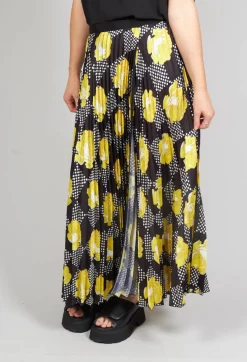 Beatrice B Skirts^Pleated Midi Skirt in Yellow