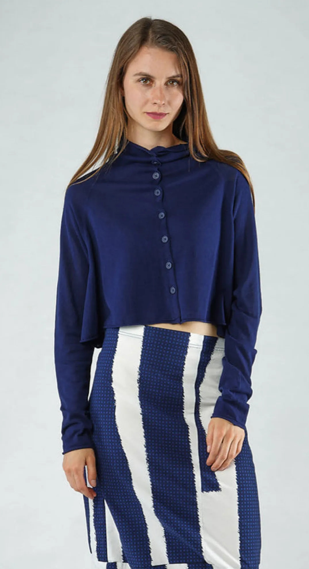 Rundholz Black Label Cardigans^PRE-ORDER - Cropped Lightweight Cardigan in Grey Black (Pictured in Navy Offwhite)