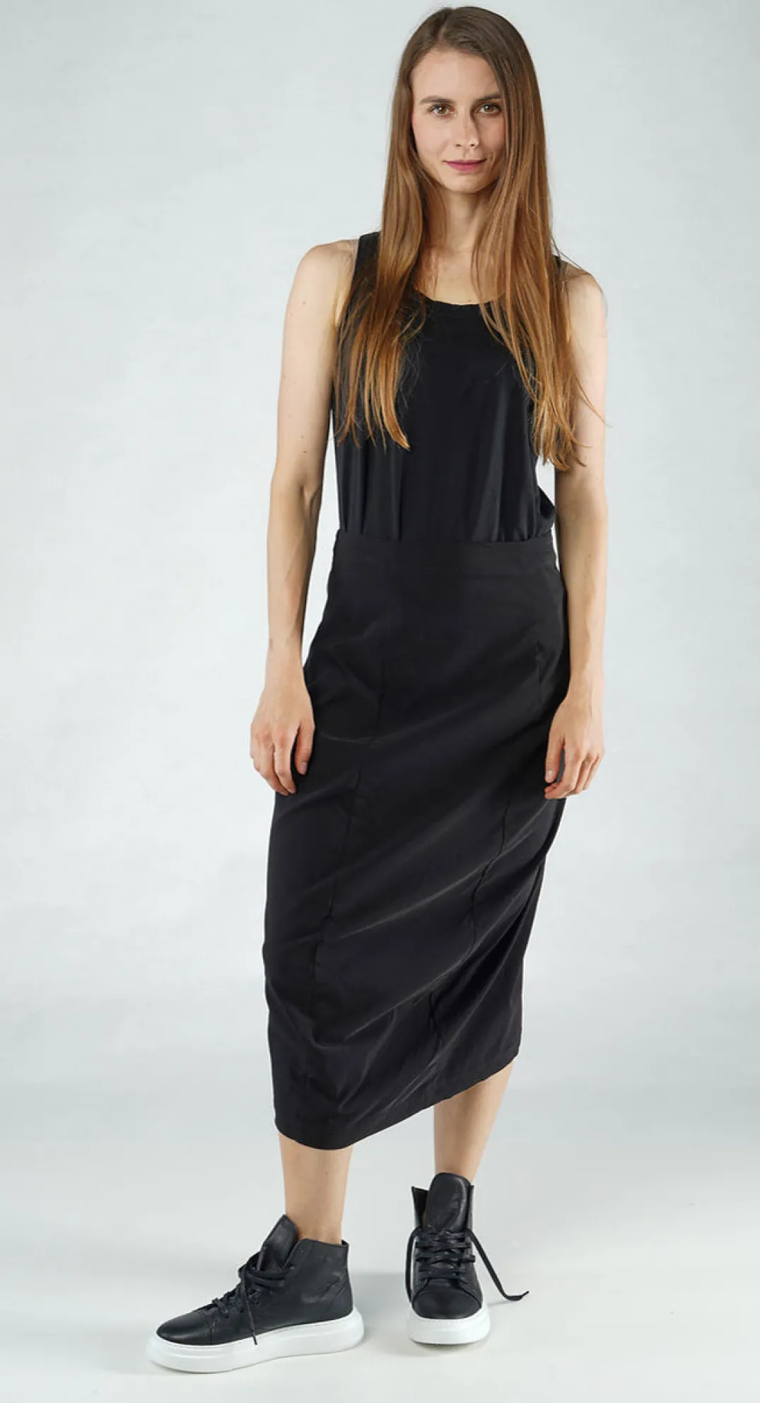 Rundholz Black Label Skirts^PRE-ORDER - Pull On Curved Hem Pencil Skirt in Navy (Pictured in Black)