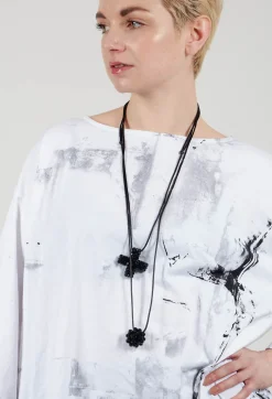 Moyuru Jumpers^Print Jumper in Black and White