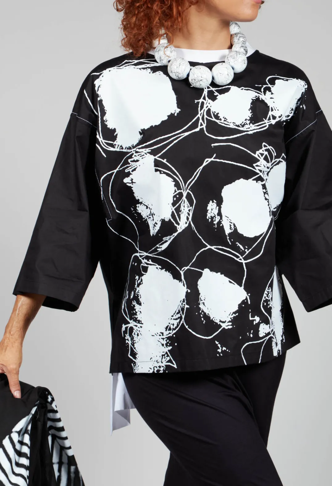 Bize Tops^Printwork Bracelet Sleeve T-shirt in Original Black