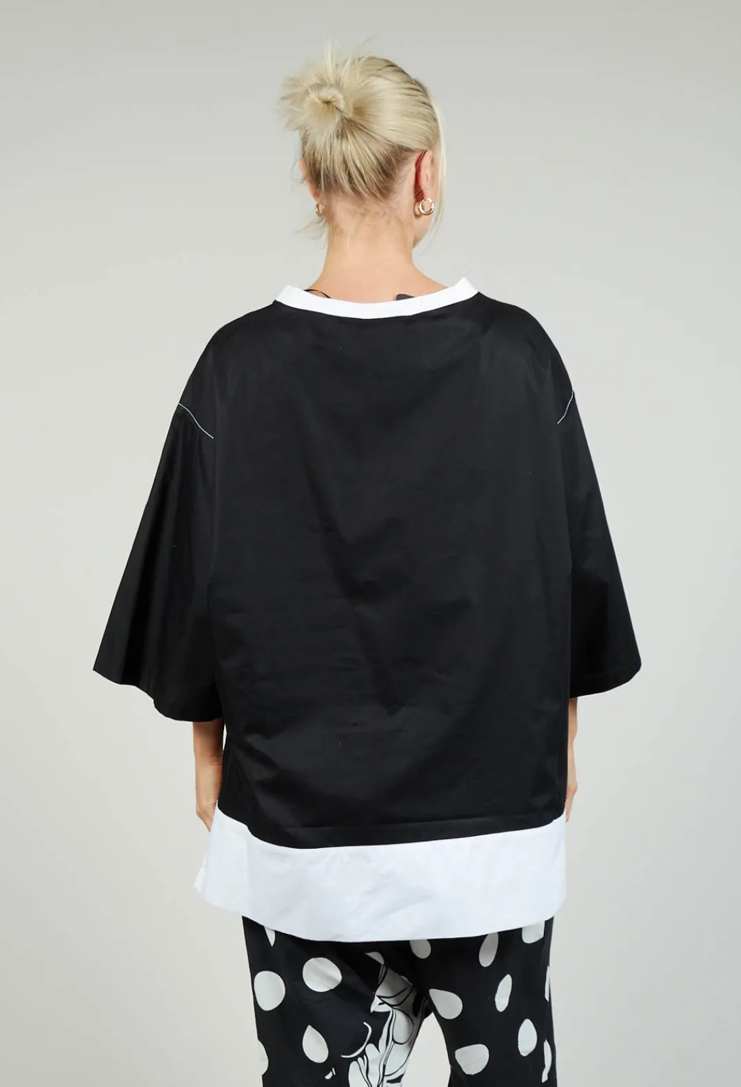 Bize Tops^Printwork Bracelet Sleeve T-shirt in Original Black