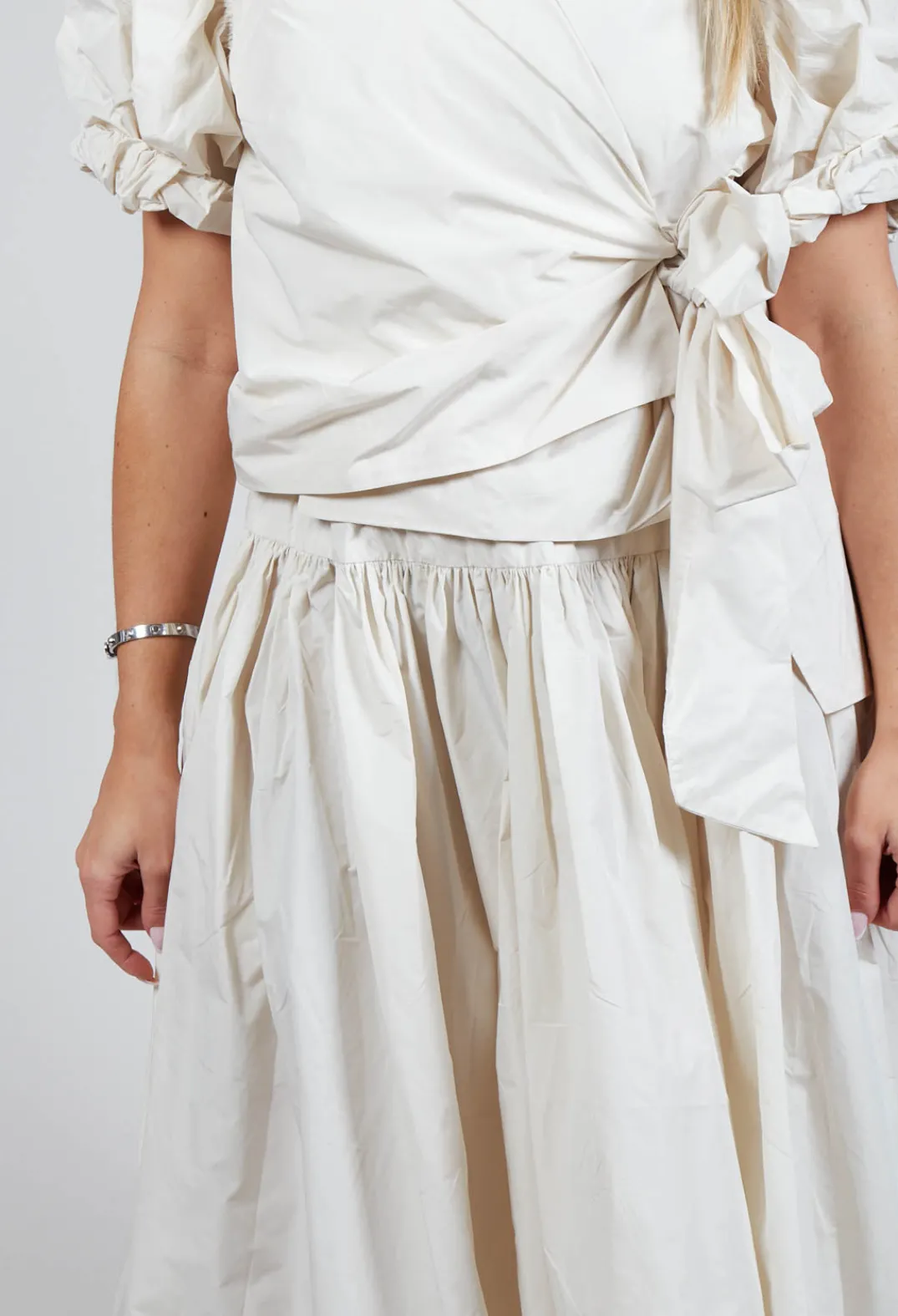 Les Filles d'Ailleurs Skirts^Pull on Pleated Skirt in Ecru
