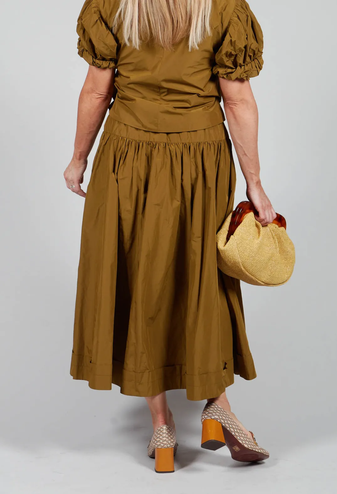 Les Filles d'Ailleurs Skirts^Pull on Pleated Skirt in Gold