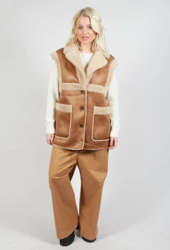 Urban Code Jackets^Reversible Gillet with Contrasting Faux Fur and Suede in Camel and Cream