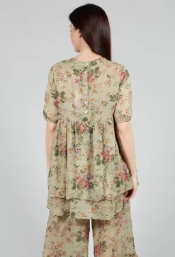 Les Ours Tops^Roselle Top in Almond Flowers