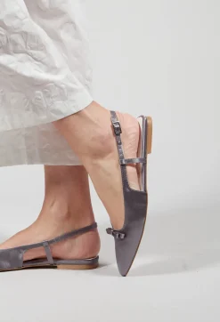 Beatrice B Flats^Sandal with Little Bow in Pearl Grey
