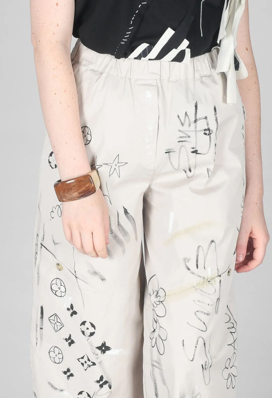 Tadashi Trousers^Signature Design Trousers in Beige