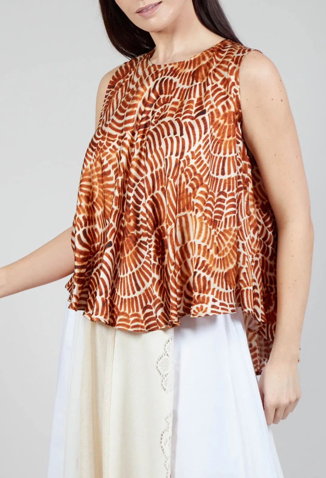 Sfizio Tops^Sleeveless Blouse in Shell Print