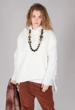 Moyuru Jumpers^Sleeveless Jumper in Cream