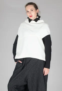 Moyuru Jumpers^Sleeveless Jumper in Cream