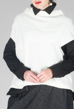 Moyuru Jumpers^Sleeveless Jumper in Cream