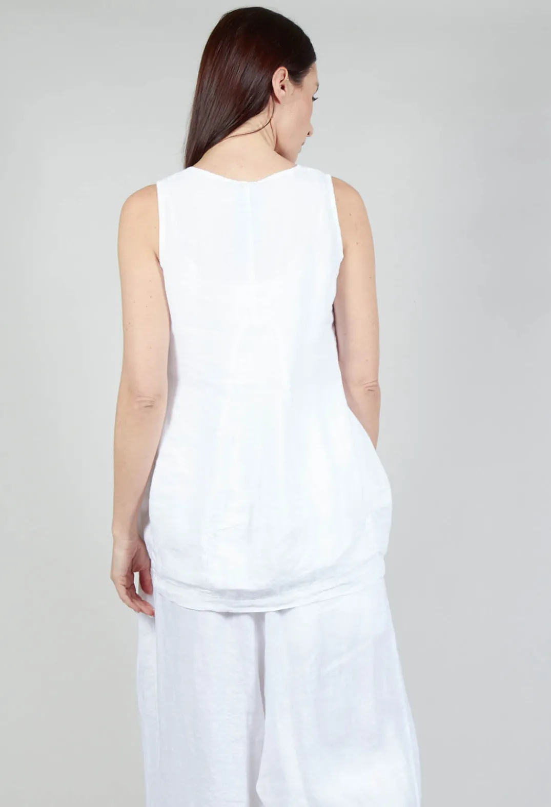 Rundholz Black Label Tops^Sleeveless Linen Top in White