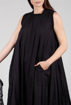 Bread and Butter Dresses^Sleeveless Maxi dress in Black