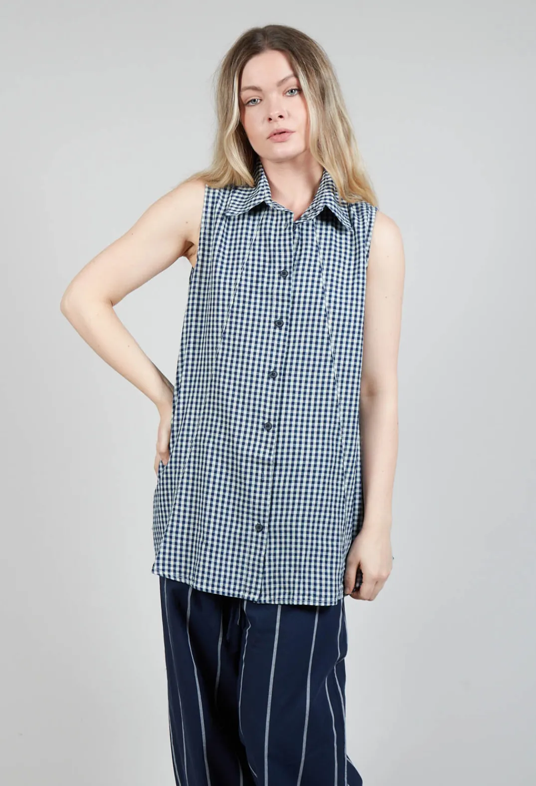 Amici Tops^Sleeveless Shirt in Checker Blue