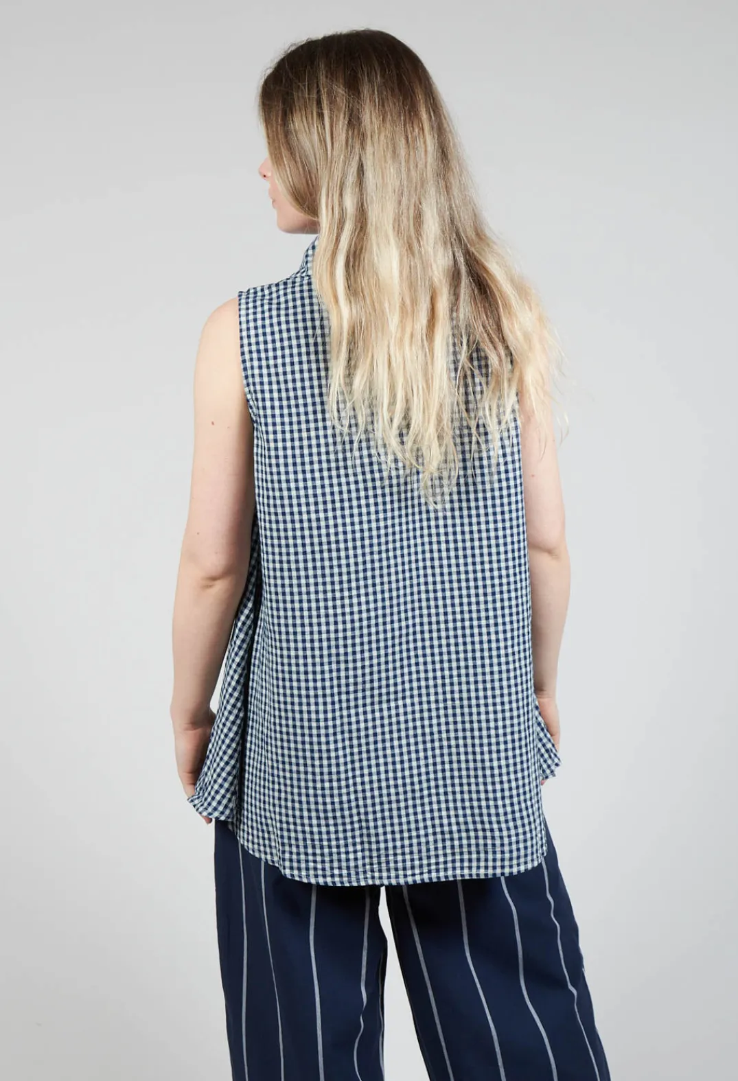 Amici Tops^Sleeveless Shirt in Checker Blue