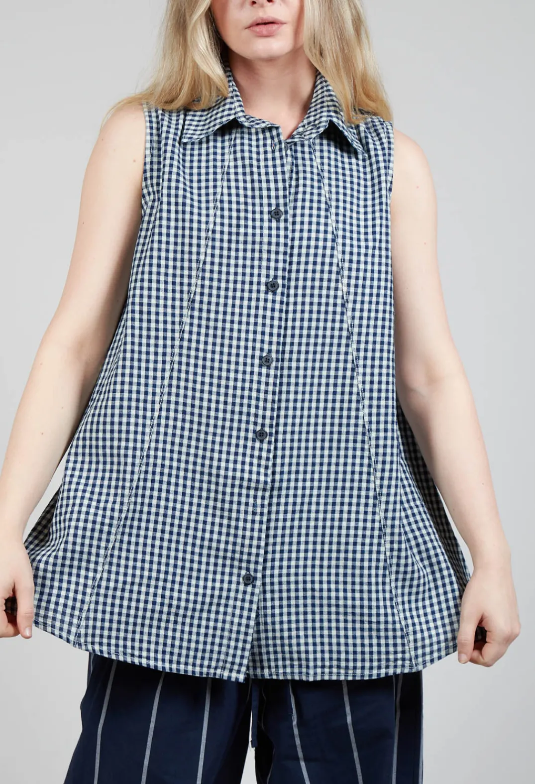 Amici Tops^Sleeveless Shirt in Checker Blue