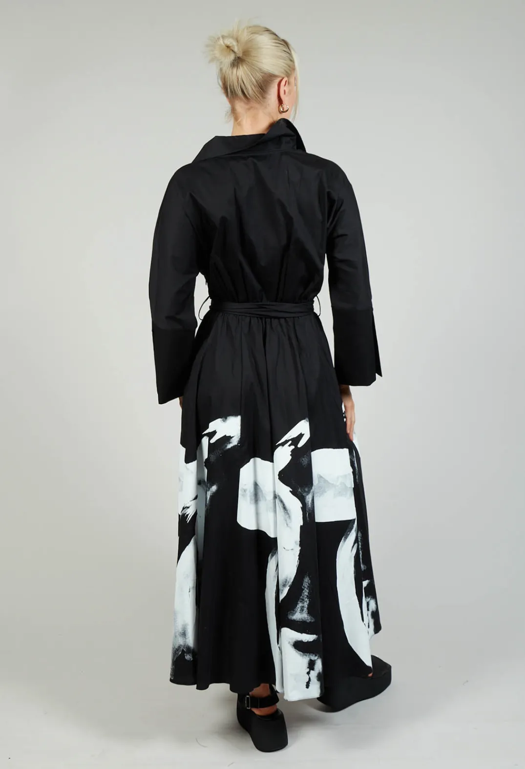 Bize Dresses^Statement Collar Dress in Black