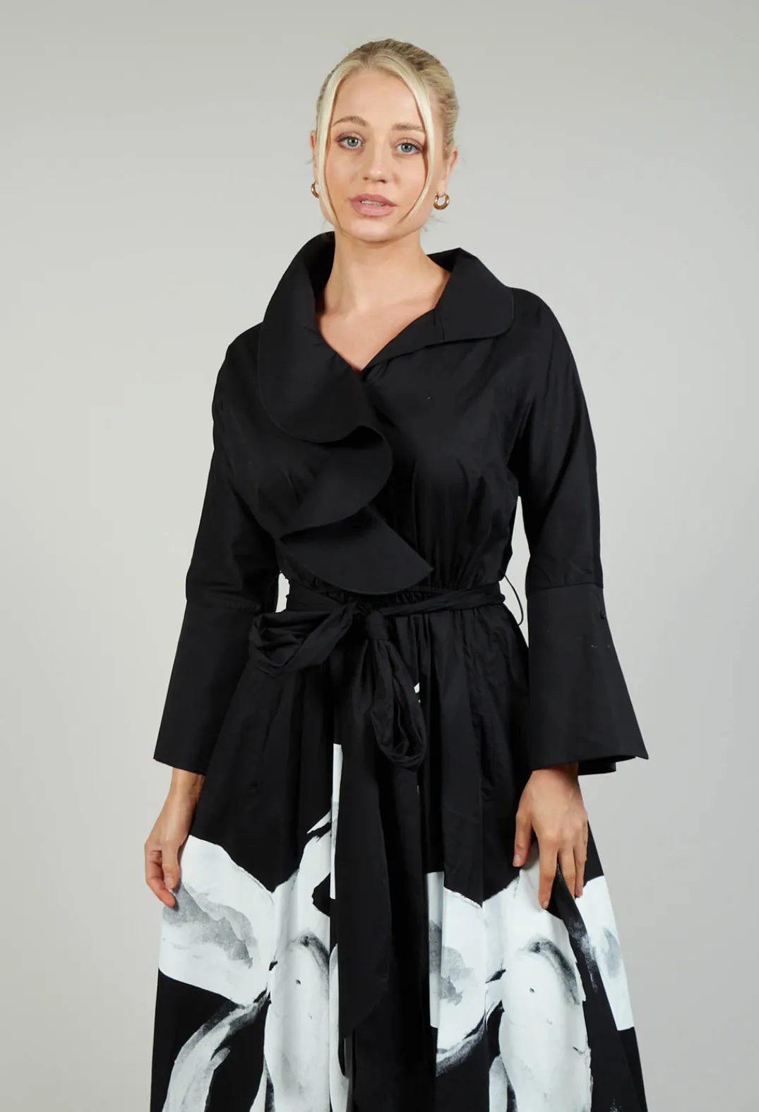 Bize Dresses^Statement Collar Dress in Black