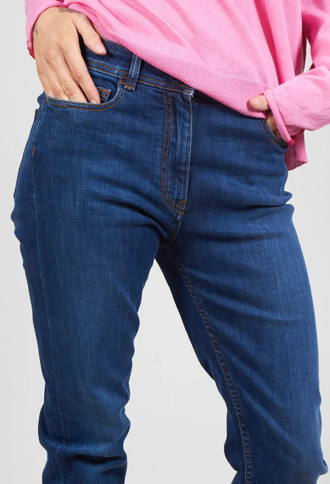 Niù Jeans^Straight Leg Denim Jeans in Blue