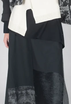 Moyuru Skirts^Stripe Skirt in Black