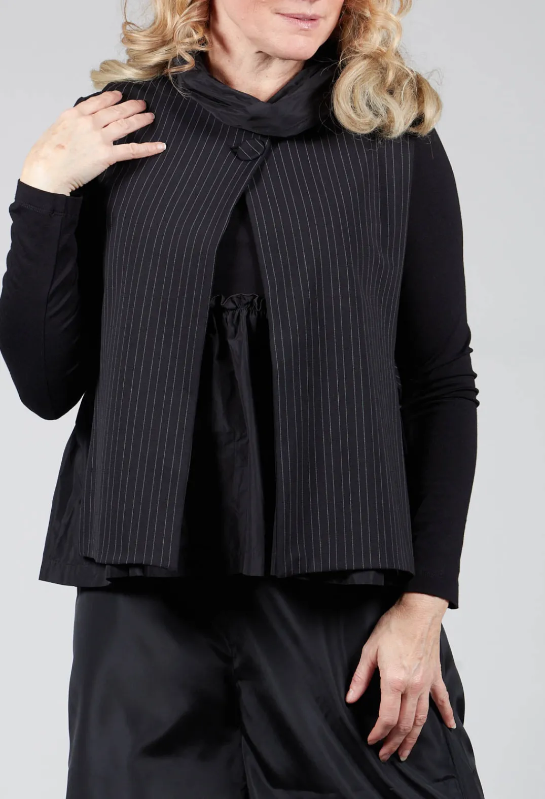 Amici Jackets^Striped Back Tie Cotton Blend Vest in Black