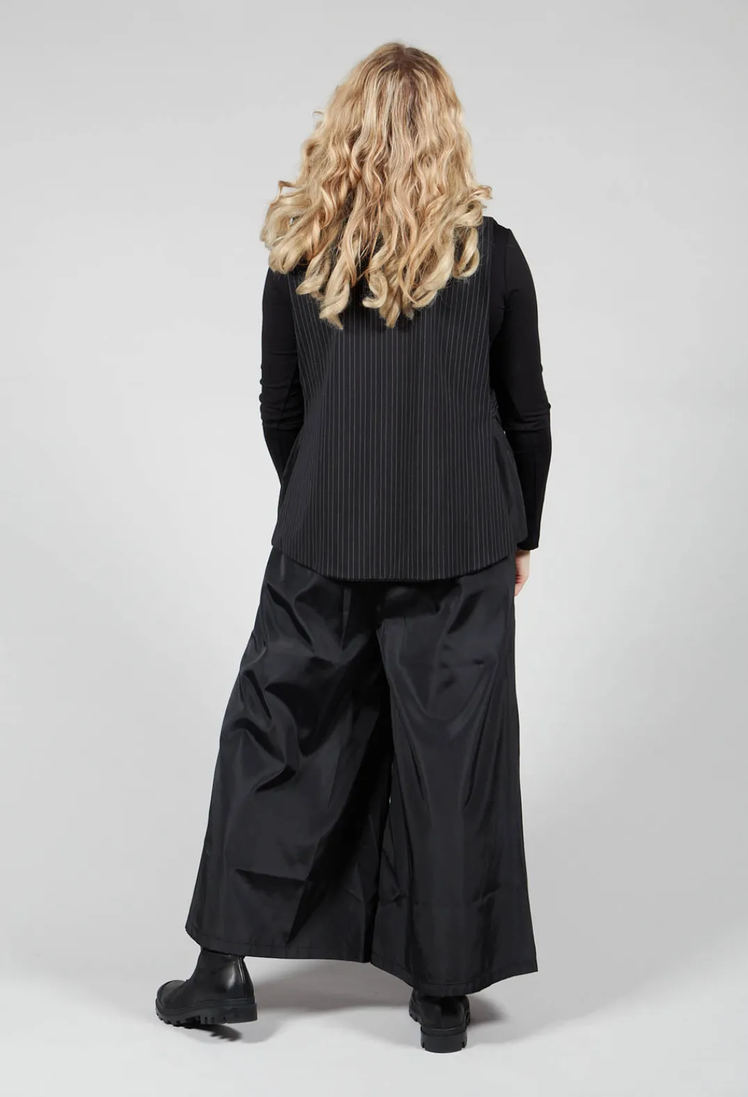 Amici Jackets^Striped Back Tie Cotton Blend Vest in Black